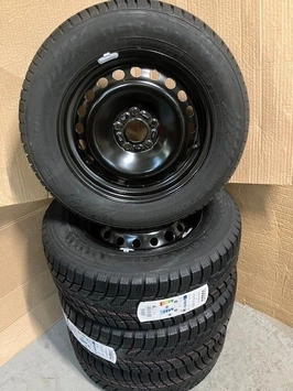 Nokian WR Snowproof 215/60 R16 99H XL